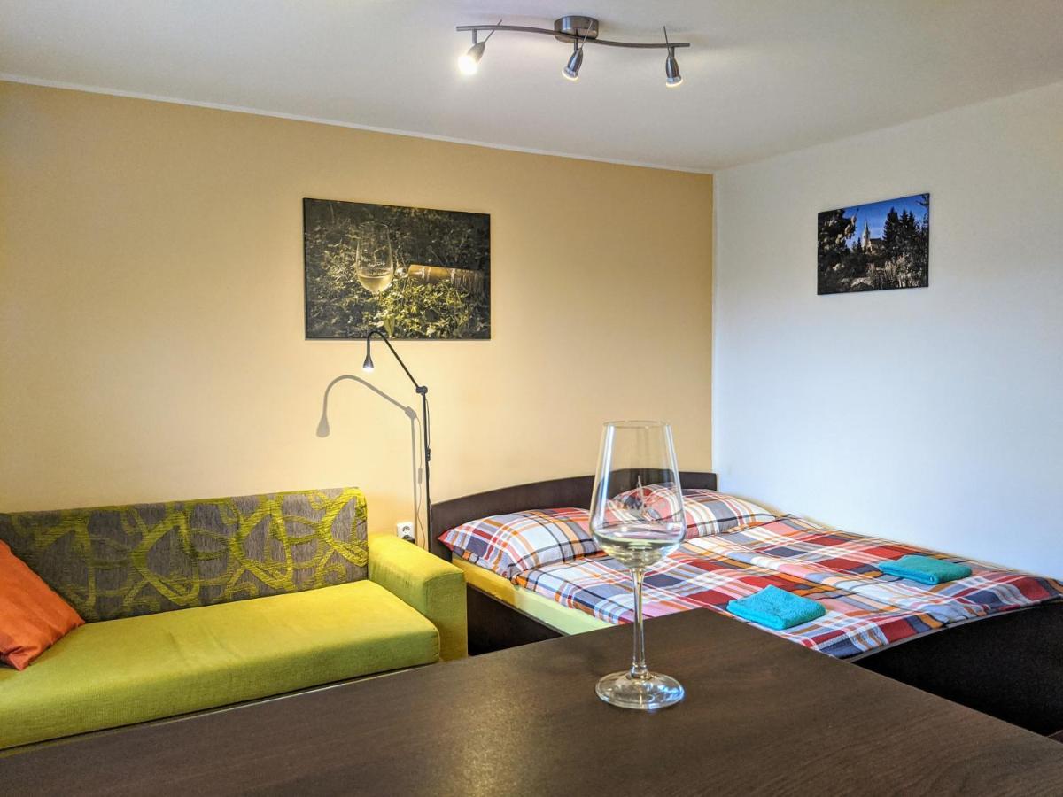 אוהרסקה הראדיסטה Ubytovani Ve Vinarstvi Medek | Medek House & Winery מראה חיצוני תמונה